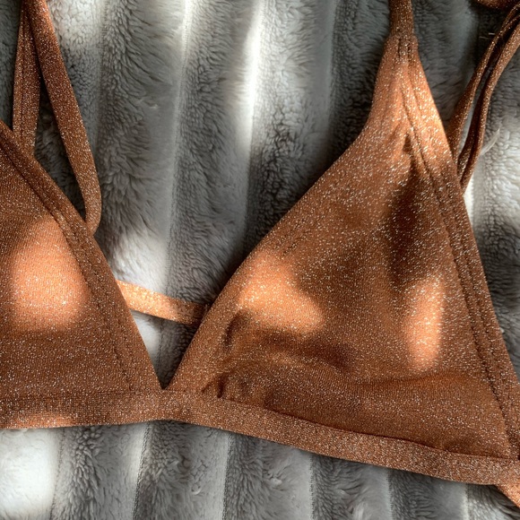 Bikini - Picture 2 of 2